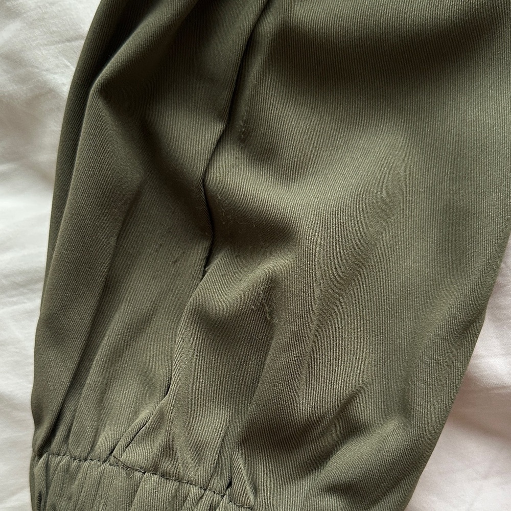Women's Olive Cargo Jeans - Picture 10 of 12